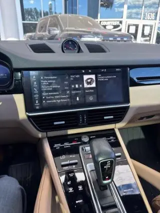 Porsche Cayenne 2020 tracción en las cuatro ruedas SUV de 4 puertas