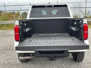 Toyota Tacoma 2025 4x4 SR5 4dr Double Cab 6.1 ft LB