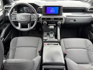 Toyota Tacoma 2025 4x4 SR5 4dr Double Cab 6.1 ft LB