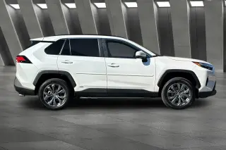 Toyota RAV4 Híbrido 2024 AWD XLE Premium 4dr SUV