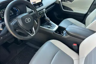Toyota RAV4 Híbrido 2024 AWD XLE Premium 4dr SUV