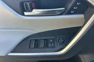 Toyota RAV4 Híbrido 2024 AWD XLE Premium 4dr SUV