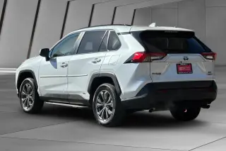 Toyota RAV4 Híbrido 2024 AWD XLE Premium 4dr SUV