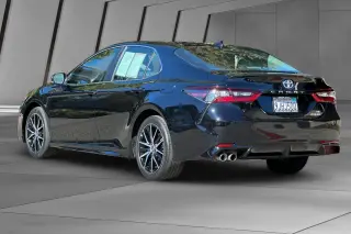 Toyota Camry Híbrido 2024 SE 4dr Sedán