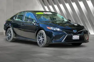 Toyota Camry Híbrido 2024 SE 4dr Sedán