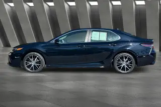 Toyota Camry Híbrido 2024 SE 4dr Sedán