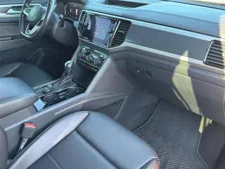Volkswagen Atlas 2022 AWD V6 SEL R-Line 4Motion 4dr SUV.