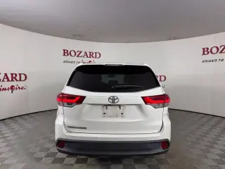 Toyota Highlander 2017 LE 4 SUV (2.7L I4)