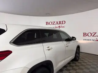 Toyota Highlander 2017 LE 4 SUV (2.7L I4)