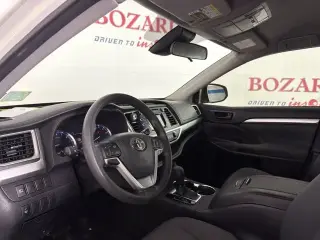 Toyota Highlander 2017 LE 4 SUV (2.7L I4)