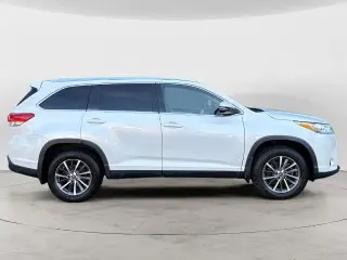 Toyota Highlander 2019 AWD XLE 4dr SUV