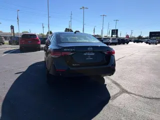 Nissan Sentra 2025 SV 4dr Sedán