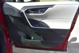 Toyota RAV4 Híbrido 2022 AWD XLE 4dr SUV