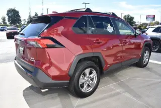 Toyota RAV4 Híbrido 2022 AWD XLE 4dr SUV