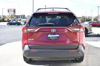 Toyota RAV4 Híbrido 2022 AWD XLE 4dr SUV