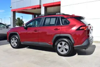 Toyota RAV4 Híbrido 2022 AWD XLE 4dr SUV