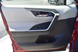Toyota RAV4 Híbrido 2022 AWD XLE 4dr SUV