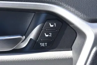 Toyota RAV4 Híbrido 2025 AWD XLE Premium 4dr SUV