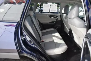 Toyota RAV4 Híbrido 2025 AWD XLE Premium 4dr SUV
