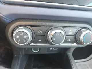 Sedán Nissan Versa 2024 SV 4 puertas