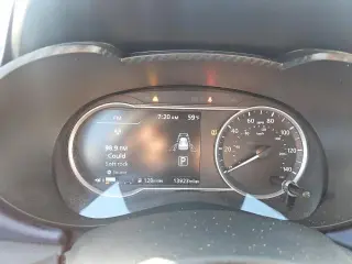 Sedán Nissan Versa 2024 SV 4 puertas