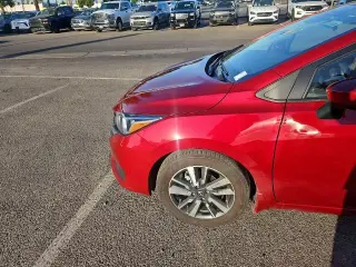 Sedán Nissan Versa 2024 SV 4 puertas