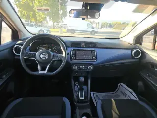 Sedán Nissan Versa 2024 SV 4 puertas