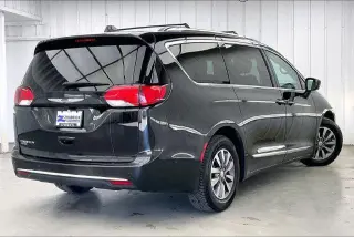 Chrysler Pacifica 2019 Touring L Plus 4dr Mini-Furgóneta