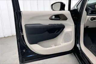 Chrysler Pacifica 2019 Touring L Plus 4dr Mini-Furgóneta