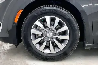 Chrysler Pacifica 2019 Touring L Plus 4dr Mini-Furgóneta