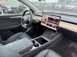 Tesla Model Y 2023 AWD Long Range 4dr Crossover