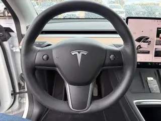 Tesla Model Y 2023 AWD Long Range 4dr Crossover