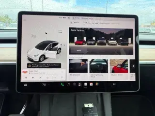 Tesla Model Y 2023 AWD Long Range 4dr Crossover