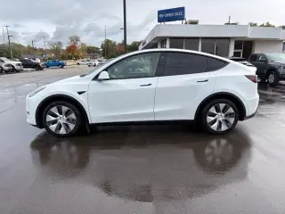 Tesla Model Y 2023 AWD Long Range 4dr Crossover