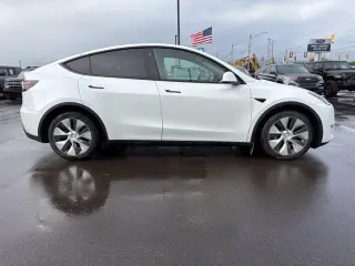 Tesla Model Y 2023 AWD Long Range 4dr Crossover