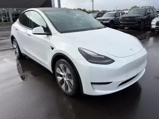 Tesla Model Y 2023 AWD Long Range 4dr Crossover
