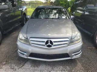 Mercedes-Benz Clase C 2013 C 250 Luxury Sedán 4 puertas