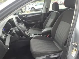 Volkswagen Jetta 2025 S 4dr Sedán
