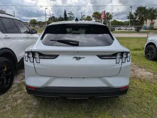 Ford Mustang Mach-E 2023 Select 4dr SUV