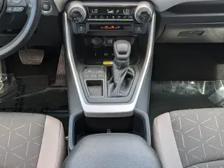 Toyota RAV4 2023 XLE 4x4 SUV
