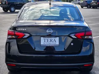 Nissan Versa 2024 S 4dr Sedán CVT