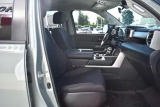 Toyota Tundra 2024 4x4 SR5 4dr CrewMax Cab Pickup SB