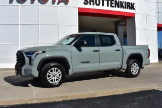 Toyota Tundra 2024 4x4 SR5 4dr CrewMax Cab Pickup SB