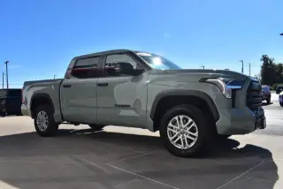 Toyota Tundra 2024 4x4 SR5 4dr CrewMax Cab Pickup SB