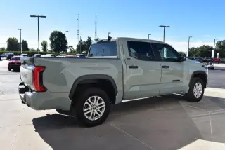 Toyota Tundra 2024 4x4 SR5 4dr CrewMax Cab Pickup SB