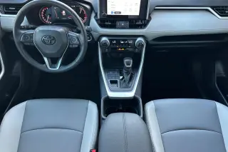 Toyota RAV4 2025 AWD XLE Premium 4dr SUV