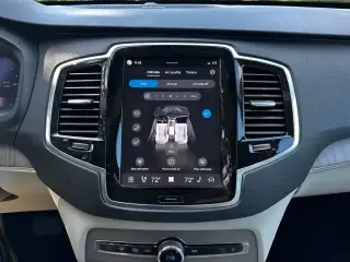 Volvo XC90 Recharge 2023 eAWD T8 Plus Bright Theme 7 pasajeros SUV de 4 puertas