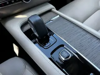 Volvo XC90 Recharge 2023 eAWD T8 Plus Bright Theme 7 pasajeros SUV de 4 puertas