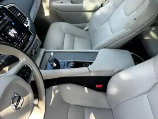 Volvo XC90 Recharge 2023 eAWD T8 Plus Bright Theme 7 pasajeros SUV de 4 puertas