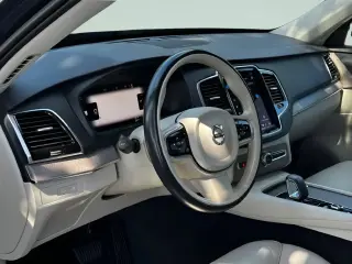 Volvo XC90 Recharge 2023 eAWD T8 Plus Bright Theme 7 pasajeros SUV de 4 puertas